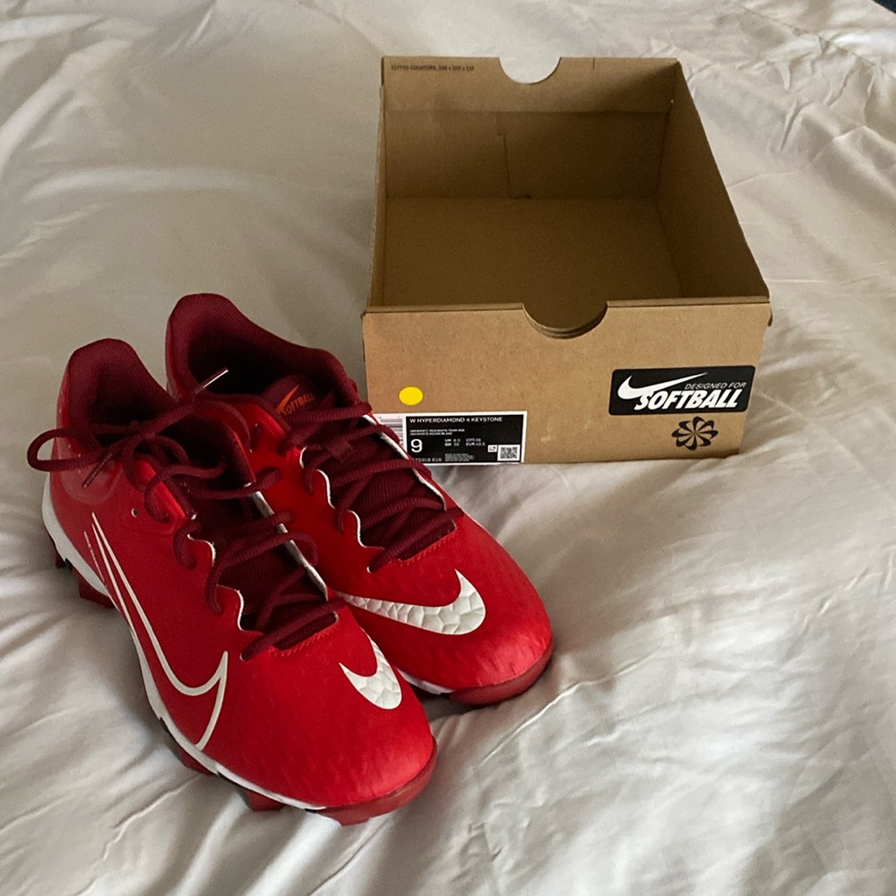 Nike size 9 Hyperdiamond red and white softball shoes. Brand new!